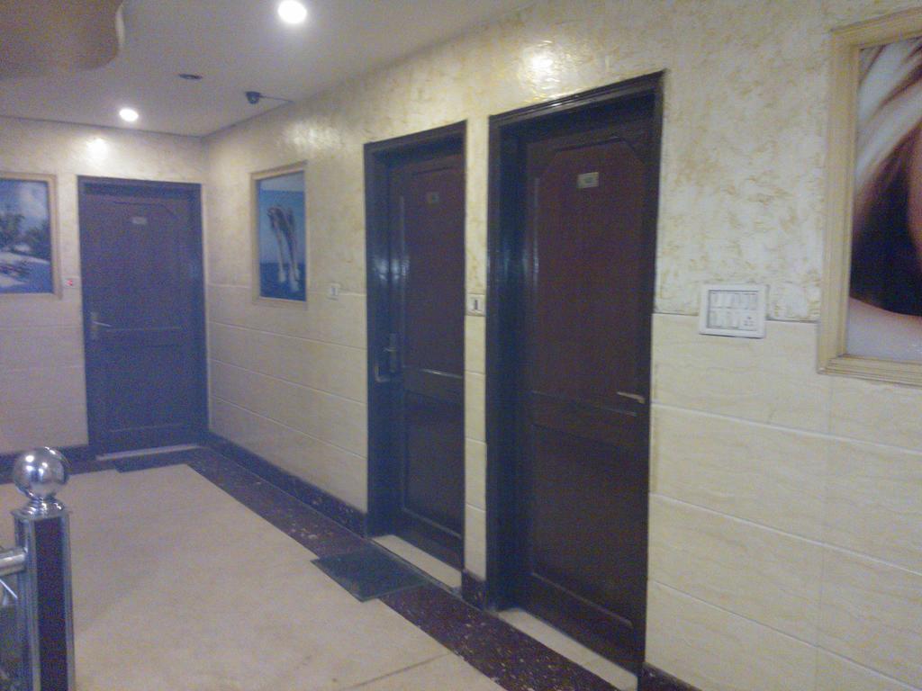 Hotel Hridey Inn Nueva Delhi Exterior foto
